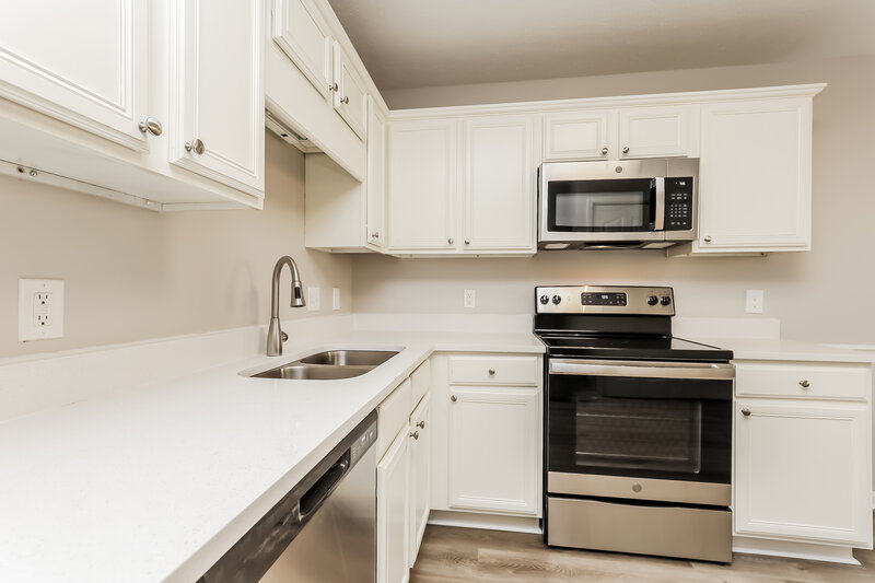 2,030/Mo, 3025 Ace Wintermeyer Dr La Vergne, TN 37086 Kitchen View