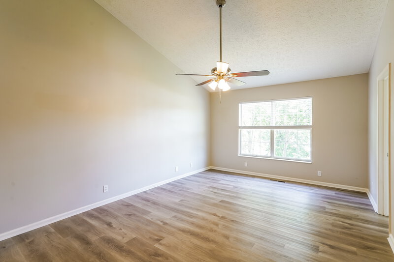 2,870/Mo, 100 E Harbor Hendersonville, TN 37075 Living Room View