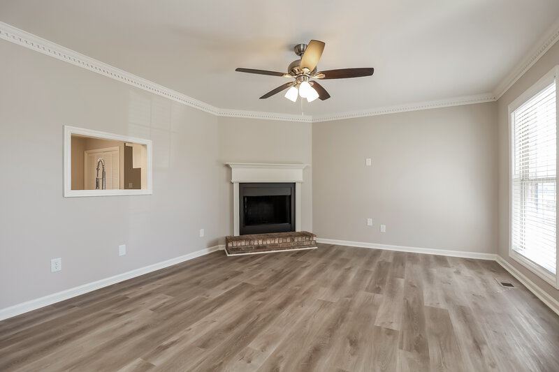 3,230/Mo, 2025 Skyline Dr Goodlettsville, TN 37072 Living Room View 2