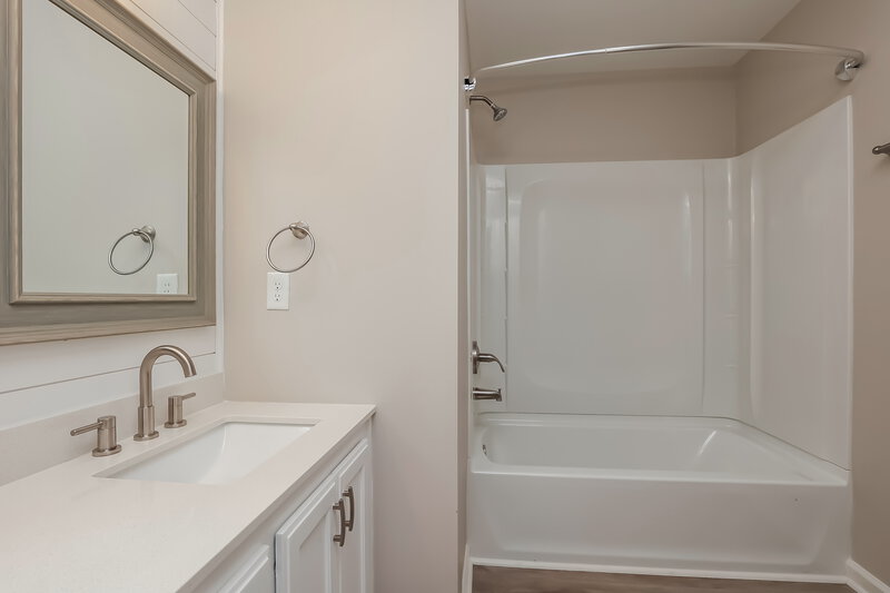 3,230/Mo, 2025 Skyline Dr Goodlettsville, TN 37072 Main Bathroom View