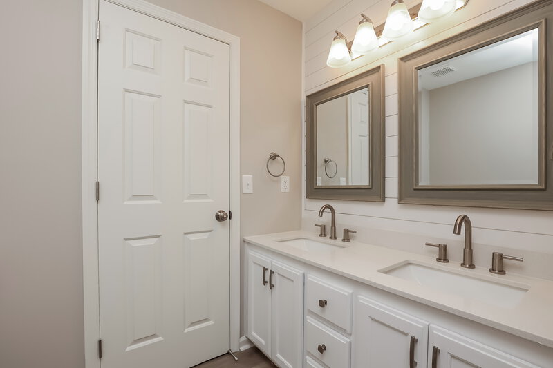 3,230/Mo, 2025 Skyline Dr Goodlettsville, TN 37072 Bathroom View 2