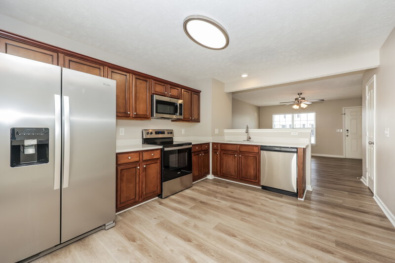 1,335/Mo, 2961 S Rutherford Blvd Apt B7 Murfreesboro, TN 37130 Kitchen View 2