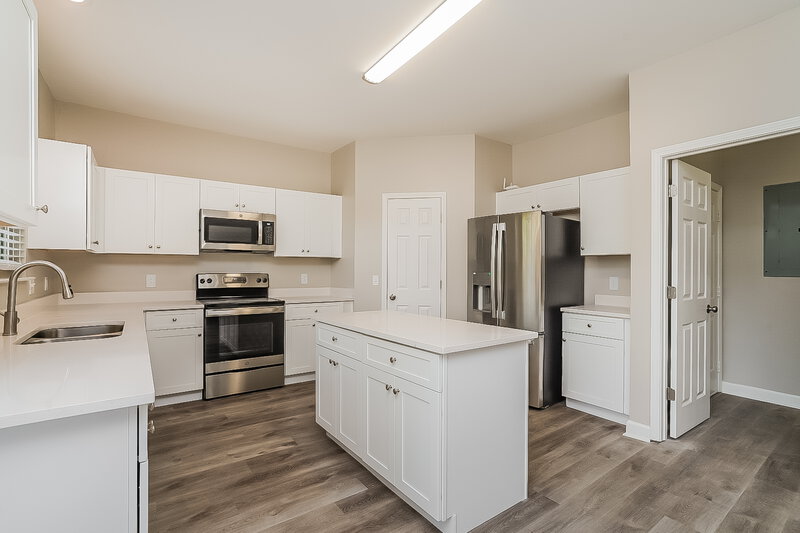 3,295/Mo, 7817 Haydenberry Cv Nashville, TN 37221 Kitchen View 2