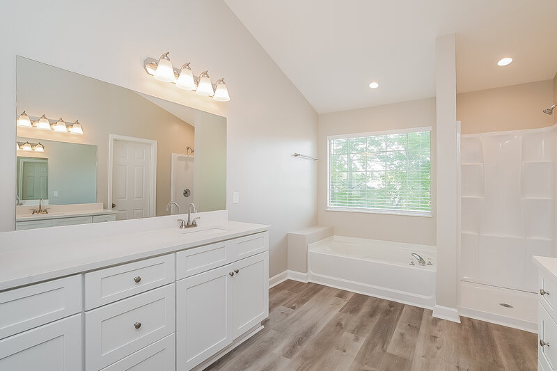 3,295/Mo, 7817 Haydenberry Cv Nashville, TN 37221 Main Bathroom View