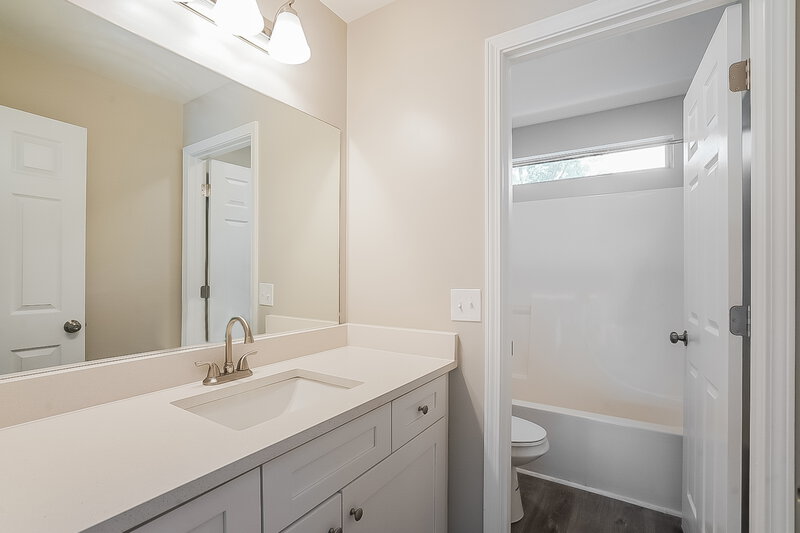 3,295/Mo, 7817 Haydenberry Cv Nashville, TN 37221 Bathroom View