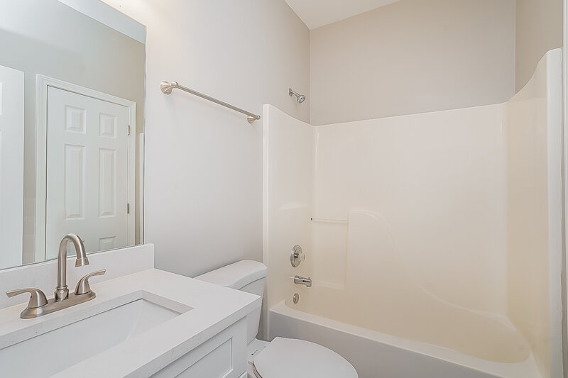 3,295/Mo, 7817 Haydenberry Cv Nashville, TN 37221 Bathroom View 2