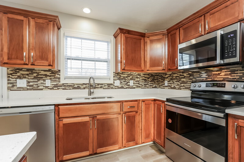 1,645/Mo, 318 Gallop Ln Springfield, TN 37172 Kitchen View