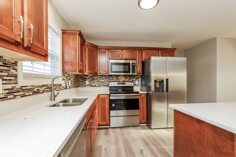 1,645/Mo, 318 Gallop Ln Springfield, TN 37172 Kitchen View 3