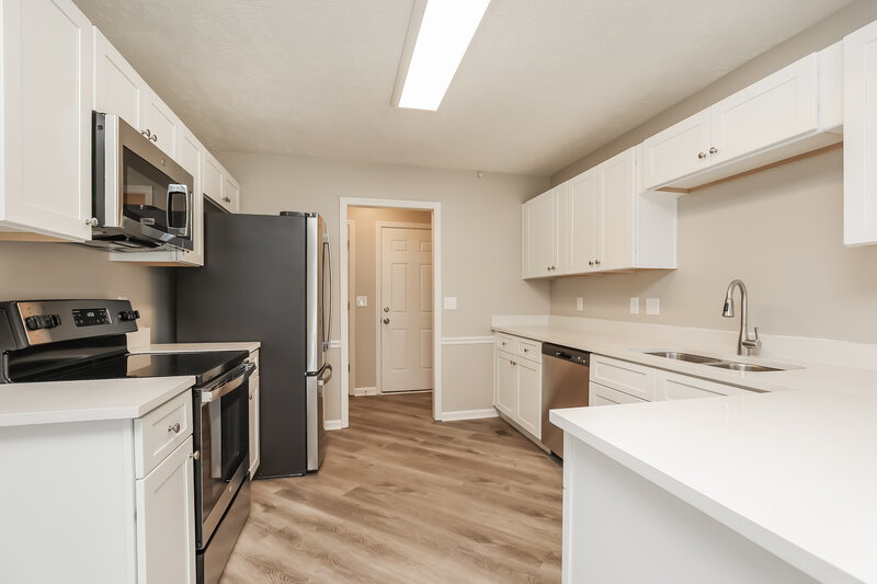 2,810/Mo, 2237 Red Mile Rd Murfreesboro, TN 37127 Kitchen View