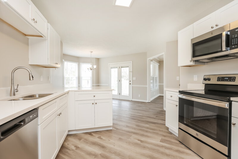 2,810/Mo, 2237 Red Mile Rd Murfreesboro, TN 37127 Kitchen View 2