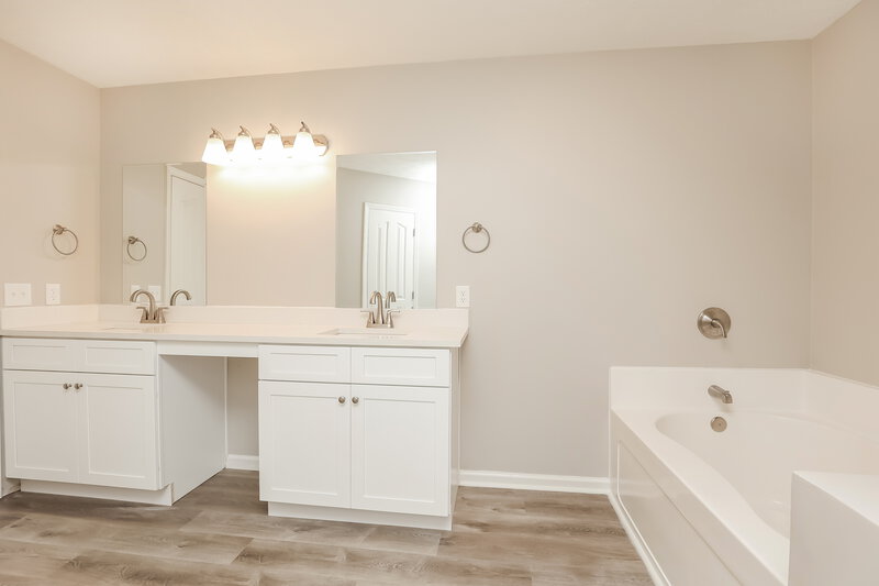 2,810/Mo, 2237 Red Mile Rd Murfreesboro, TN 37127 Bathroom View