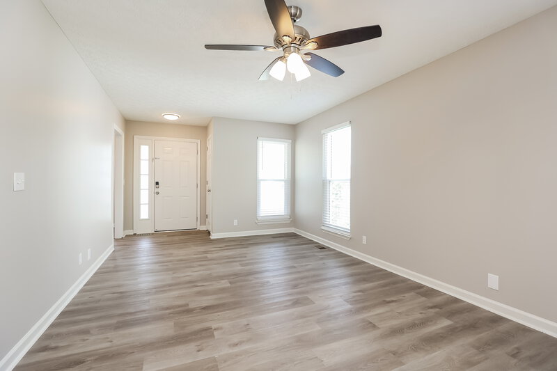 2,500/Mo, 3068 Chateau Valley Dr Nashville, TN 37207 Living Room View 2
