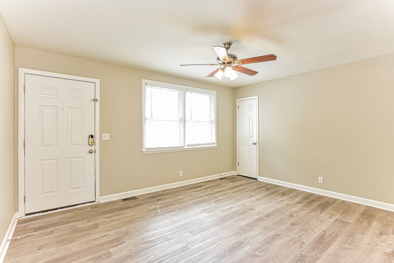 2,265/Mo, 4983 Karen Ray Dr Antioch, TN 37013 Living Room View