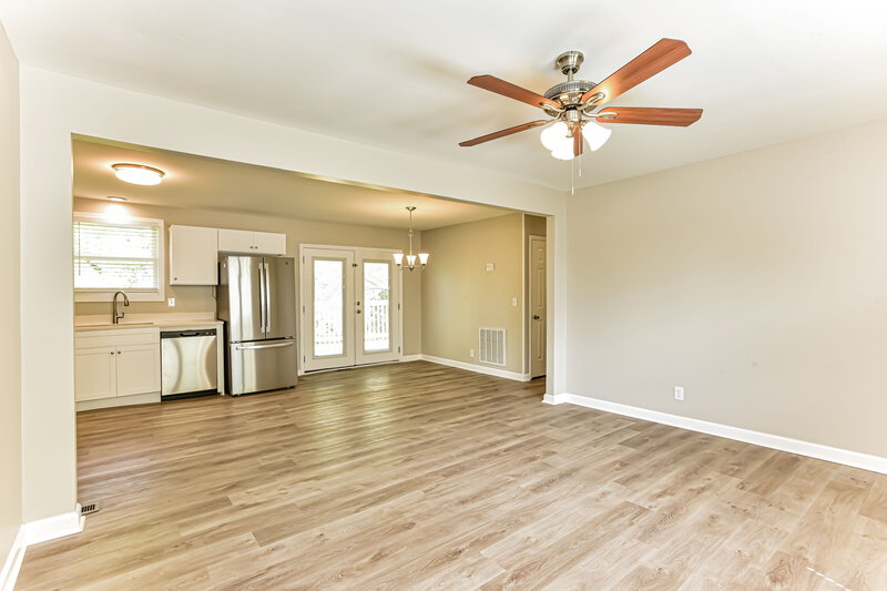 2,265/Mo, 4983 Karen Ray Dr Antioch, TN 37013 Living Room View 2
