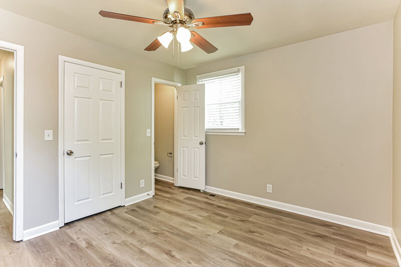 2,265/Mo, 4983 Karen Ray Dr Antioch, TN 37013 Main Bedroom View 2
