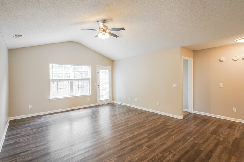 2,180/Mo, 712 Alisa Cv La Vergne, TN 37086 Living Room View