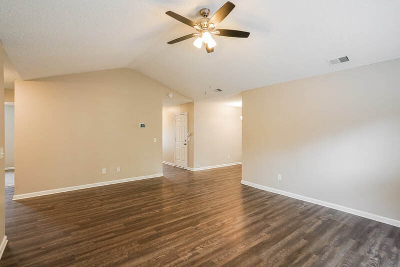 2,180/Mo, 712 Alisa Cv La Vergne, TN 37086 Living Room View 2