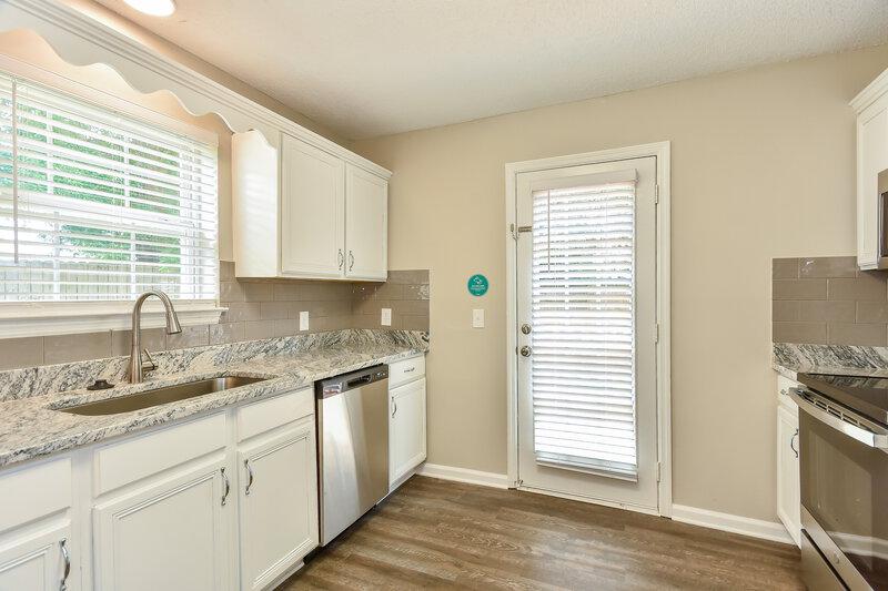 2,920/Mo, 712 Alisa Cv La Vergne, TN 37086 Kitchen View