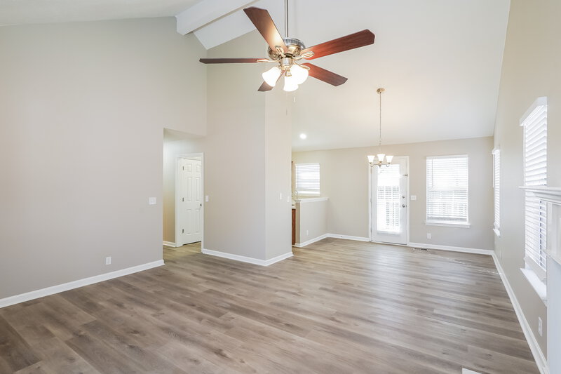1,825/Mo, 217 Fitzpatrick Pl Nashville, TN 37214 Living Room View 2