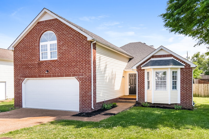 2,310/Mo, 5304 Sunnyvale Dr Antioch, TN 37013 Front View