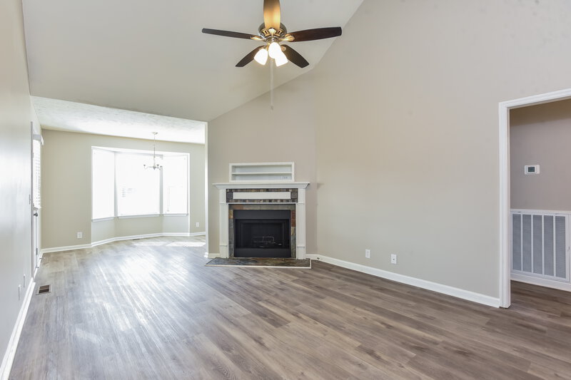 2,305/Mo, 5304 Sunnyvale Dr Antioch, TN 37013 Living Room View 3