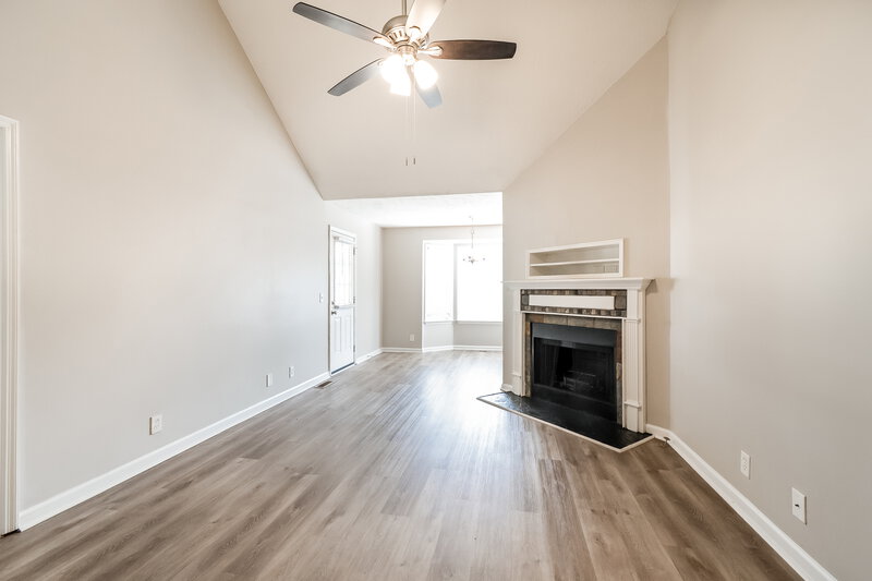 2,310/Mo, 5304 Sunnyvale Dr Antioch, TN 37013 Living Room View 2