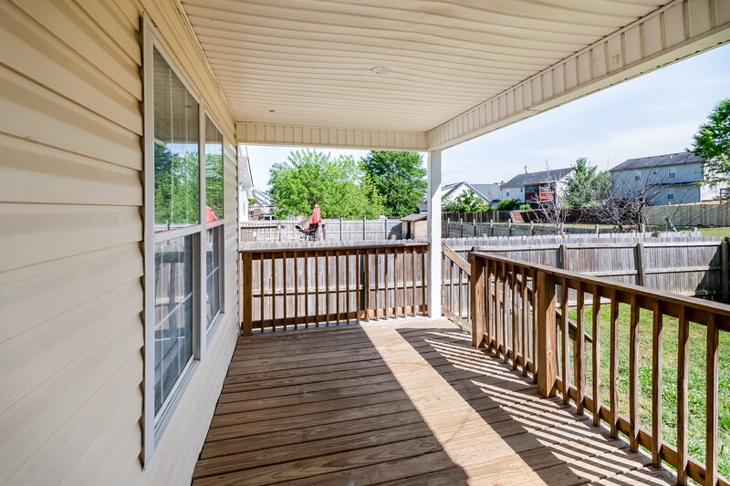 2,310/Mo, 5304 Sunnyvale Dr Antioch, TN 37013 Deck View