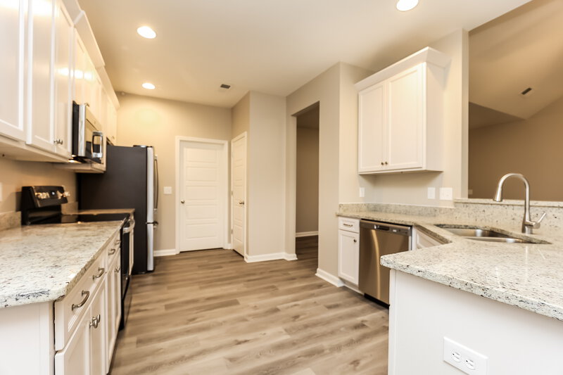 2,430/Mo, 708 Mitscher Dr Spring Hill, TN 37174 Kitchen View 2