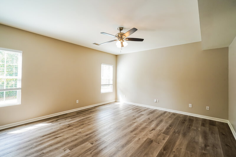 2,495/Mo, 5320 Ryan Allen Cir Whites Creek, TN 37189 Living Room View 2
