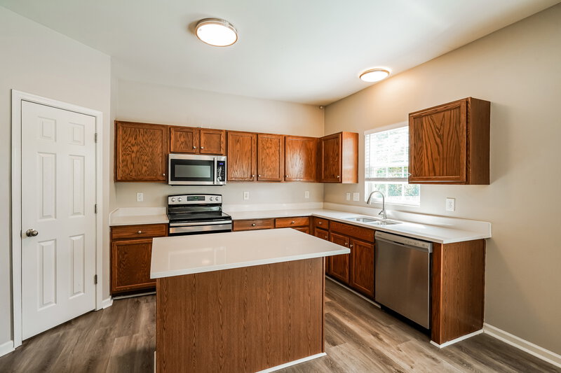 2,495/Mo, 5320 Ryan Allen Cir Whites Creek, TN 37189 Kitchen View 2