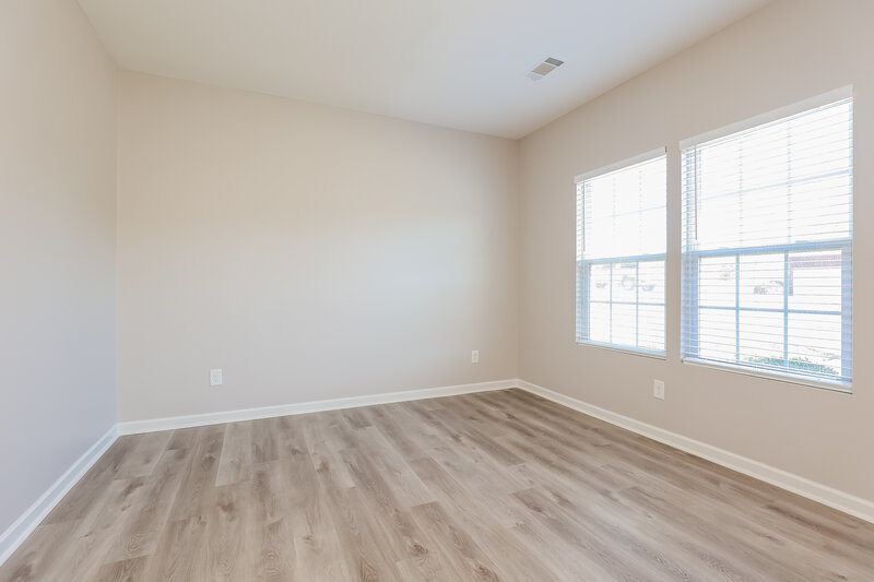 2,575/Mo, 5320 Ryan Allen Cir Whites Creek, TN 37189 Sitting Room View