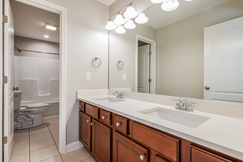 2,630/Mo, 1001 Tulip Blossom Dr Hermitage, TN 37076 Bathroom View