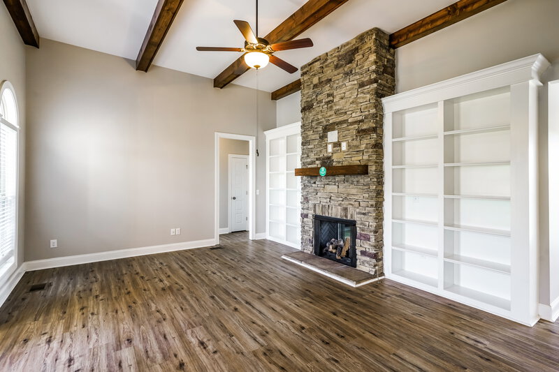 4,230/Mo, 156 Branham Mill Rd Gallatin, TN 37066 Living Room View