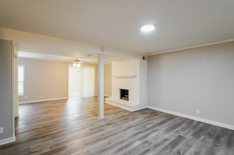 2,265/Mo, 4000 Anderson Rd Apt 53 Nashville, TN 37217 Living Room View