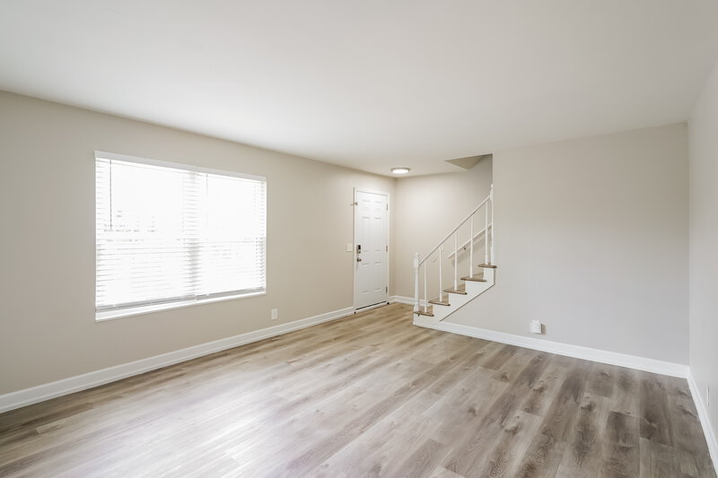 2,265/Mo, 4000 Anderson Rd Apt 53 Nashville, TN 37217 Living Room View 2