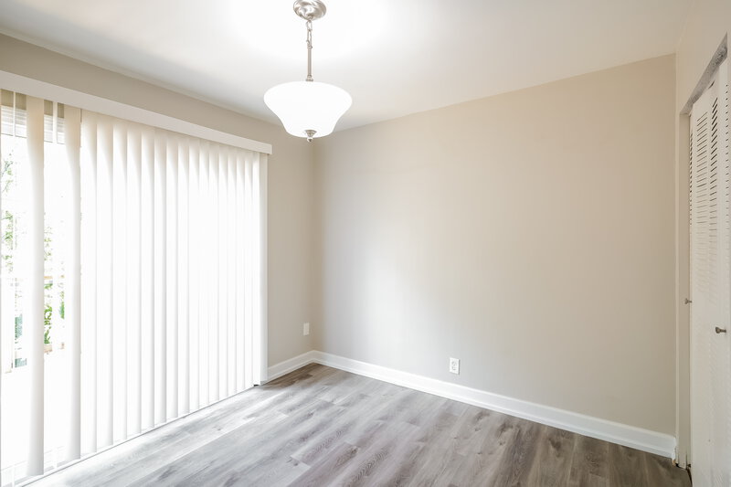 2,265/Mo, 4000 Anderson Rd Apt 53 Nashville, TN 37217 Dining Room View