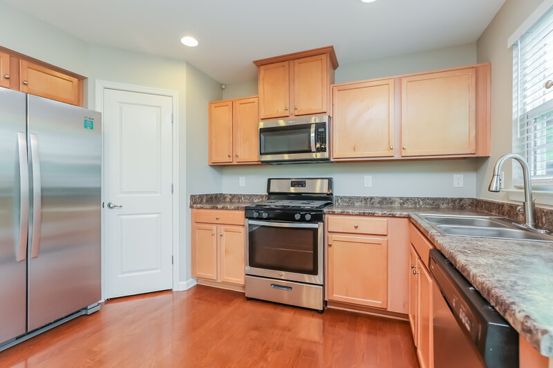 2,730/Mo, 408 Parmley Ln Nashville, TN 37207 Kitchen View 2