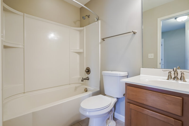 2,285/Mo, 408 Parmley Ln Nashville, TN 37207 Bathroom View