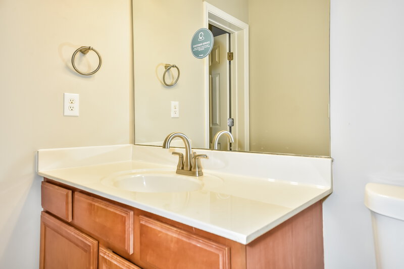 1,665/Mo, 311 Doe Ridge Ct Nashville, TN 37214 Main Bathroom View