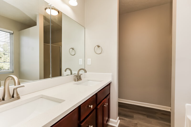 1,995/Mo, 6769 Ascot Dr Antioch, TN 37013 Main Bathroom View