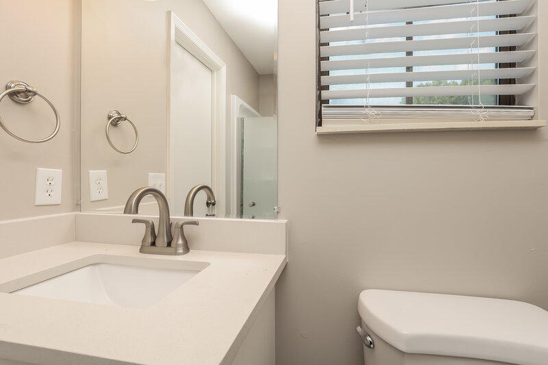 2,400/Mo, 5173 Roxborough Dr Hermitage, TN 37076 Main Bathroom View
