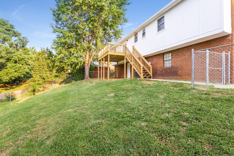 2,400/Mo, 5173 Roxborough Dr Hermitage, TN 37076 Rear View