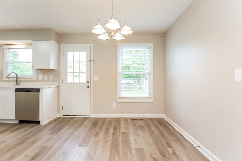 2,150/Mo, 1506 River Rock Blvd Murfreesboro, TN 37128 Dining Room View