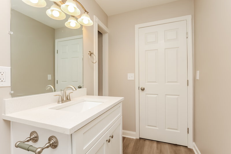 2,150/Mo, 1506 River Rock Blvd Murfreesboro, TN 37128 Bathroom View 2