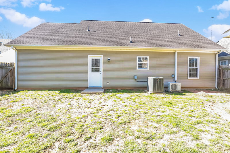 2,005/Mo, 5074 Boyd Dr Murfreesboro, TN 37129 Rear View