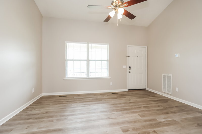 2,240/Mo, 1902 Venada Trl Murfreesboro, TN 37128 Living Room View