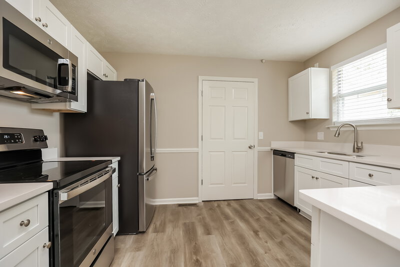 2,240/Mo, 1902 Venada Trl Murfreesboro, TN 37128 Kitchen View
