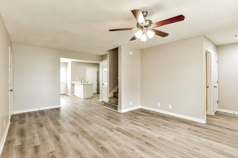 2,920/Mo, 5007 Boyd Dr Murfreesboro, TN 37129 Living Room View 2