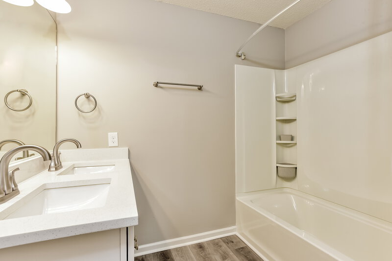 2,920/Mo, 5007 Boyd Dr Murfreesboro, TN 37129 Main Bathroom View