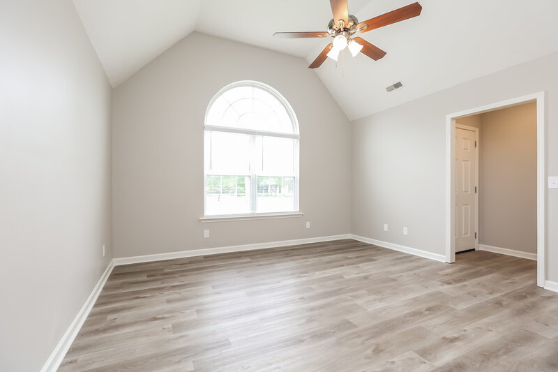 2,920/Mo, 1912 Guildford Dr La Vergne, TN 37086 Living Room View 2